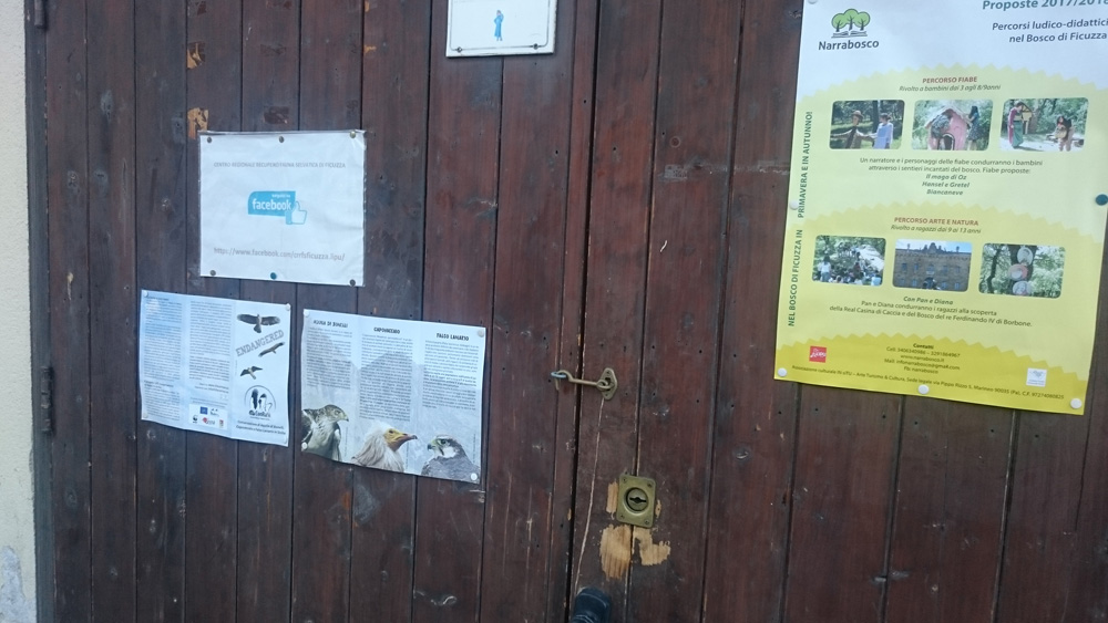 One of the ConRaSi leaflet on the door of the LIPU’s Rescue Center in Ficuzza (photo Catullo)